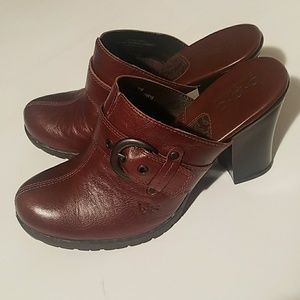 😍boc Clogs NWOB😍